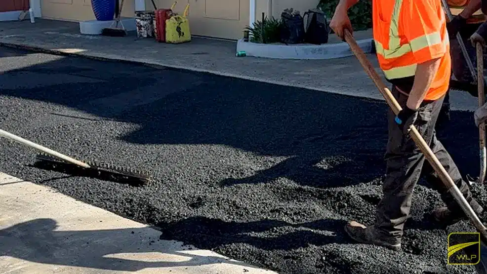 new-asphalt-spreading-crew